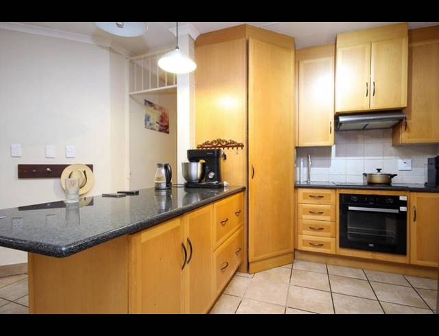 3 BEDROOM TOWNHOUSE FOR SALE IN THATCHFIELD